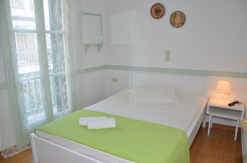 Aegli Rooms Tínos Habitación foto